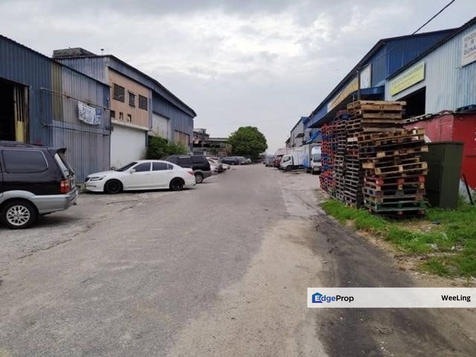 Jalan Bakawali, Taman Johor Jaya. Terrace Factory Factory for sale Corner for Sale RM2