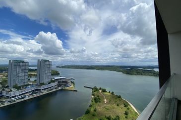 Puteri Cove Residences