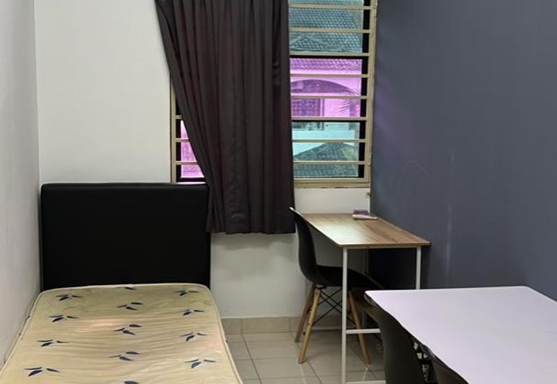 Bandar Sungai Long Room For Rent