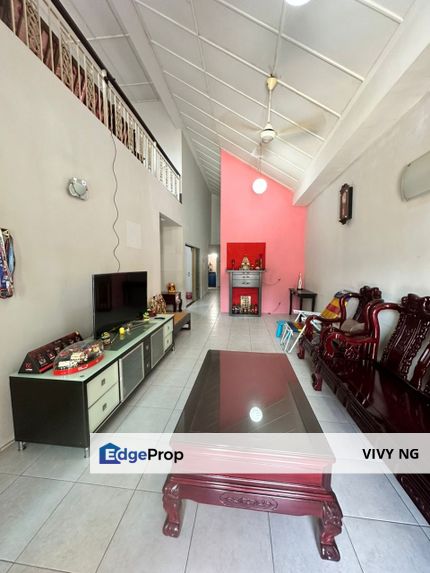 TAMAN IMPIAN EMAS JALAN BUKIT IMPIAN SKUDAI 1.5 STOREY TERRACE HOUSE FULLY RENOVATED FACING NORTH WITH GATED & GUARDED FOR SALES , Johor, Skudai