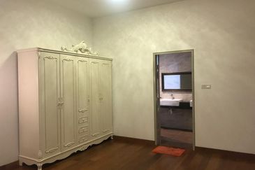 Taman Laguna Heights