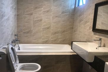 Taman Laguna Heights