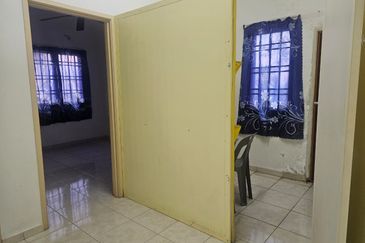 setia tropika kempas 2 storey terrace corner for rent
