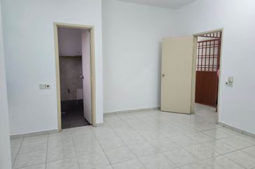 setia tropika kempas 2 storey terrace corner for rent