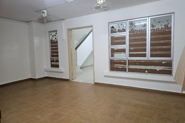 setia tropika kempas 2 storey terrace corner for rent