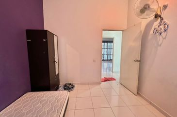 Jalan Setia Tropika 4/12