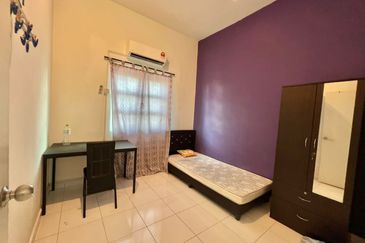 Jalan Setia Tropika 4/12