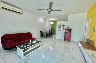 Jalan Setia Tropika 4/12