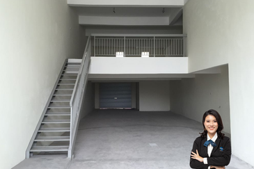 Pusat Perdagangan Danga Utama