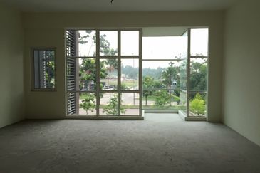 Pusat Perdagangan Danga Utama