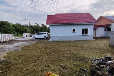 Kampung Sungai Pelong