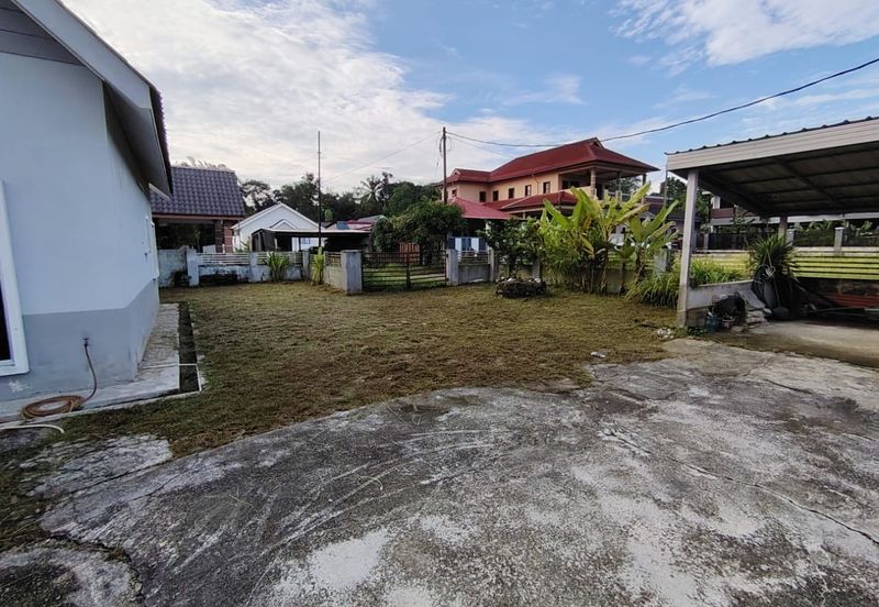 Kampung Sungai Pelong