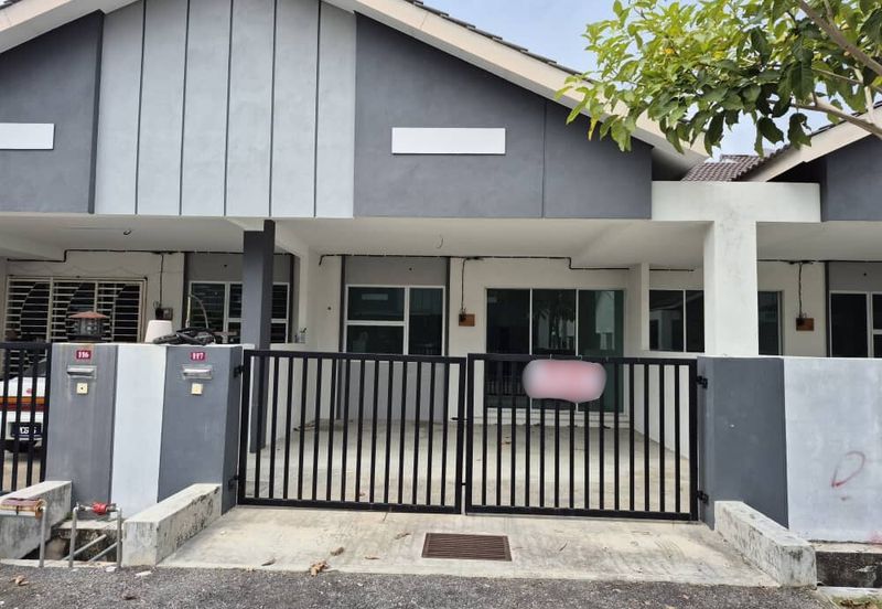 TAMAN INDERA PUTERA, BOTA