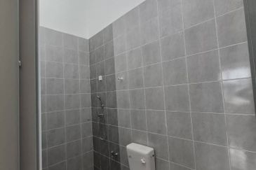 TAMAN INDERA PUTERA, BOTA