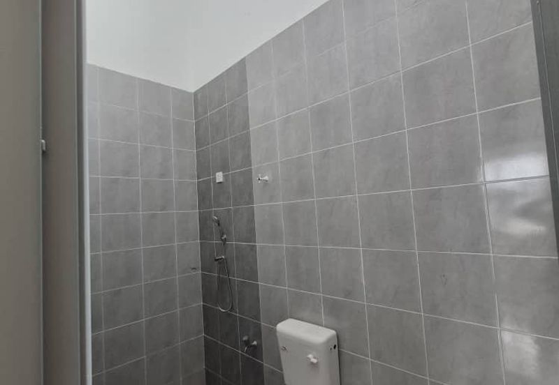 TAMAN INDERA PUTERA, BOTA