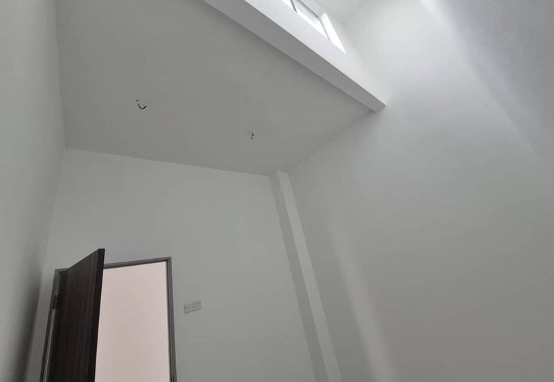 TAMAN INDERA PUTERA, BOTA