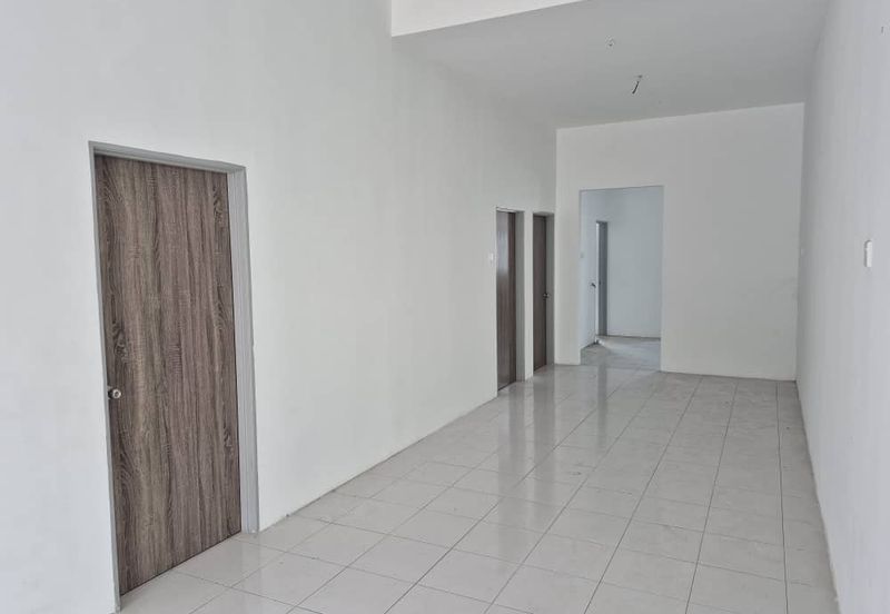 TAMAN INDERA PUTERA, BOTA