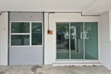 TAMAN INDERA PUTERA, BOTA