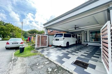(FULLY RENOVATED EXTENDED) 2 Storey Taman Desa Coalfields Sungai Buloh 