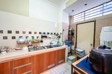 (FULLY RENOVATED) 2 Storey Bandar Bukit Raja Klang Jalan Zapin (Levena)