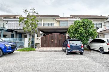 (FULLY RENOVATED) 2 Storey Bandar Bukit Raja Klang Jalan Zapin (Levena)