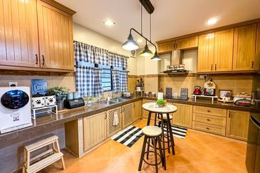 (FULLY RENOVATED) 2 Storey Bandar Bukit Raja Klang Jalan Zapin (Levena)