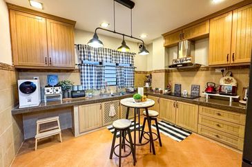 (FULLY RENOVATED) 2 Storey Bandar Bukit Raja Klang Jalan Zapin (Levena)