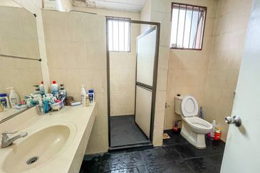 (RENOVATED) 2 Storey Superlink Alam Budiman U10 Shah Alam