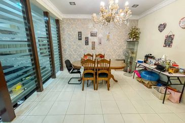 (RENOVATED) 2 Storey Superlink Alam Budiman U10 Shah Alam