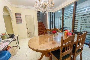 (RENOVATED) 2 Storey Superlink Alam Budiman U10 Shah Alam