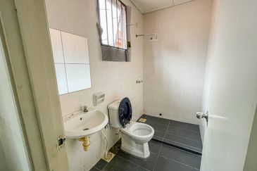 (RENOVATED) 2 Storey Superlink Alam Budiman U10 Shah Alam