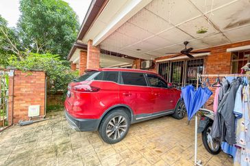 (RENOVATED) 2 Storey Superlink Alam Budiman U10 Shah Alam