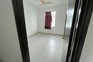 (GATED GUARDED) Intermediate Double Storey Terrace Pines Hillpark, Puncak Alam 