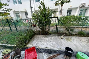 (GATED GUARDED) Intermediate Double Storey Terrace Pines Hillpark, Puncak Alam 