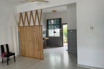 (GATED GUARDED) Intermediate Double Storey Terrace Pines Hillpark, Puncak Alam 