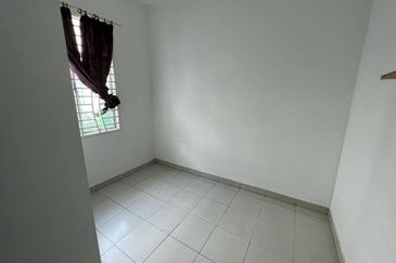 (GATED GUARDED) Intermediate Double Storey Terrace Pines Hillpark, Puncak Alam 