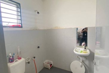 (INTERMEDIATE) Double Storey Terrace Laman Haris, Puncak Alam