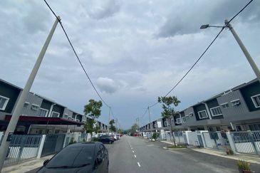 (INTERMEDIATE) Double Storey Terrace Laman Haris, Puncak Alam