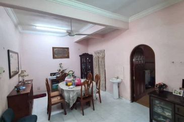(PRIME LOCATION) Double Storey Endlot Seksyen 7, Shah Alam