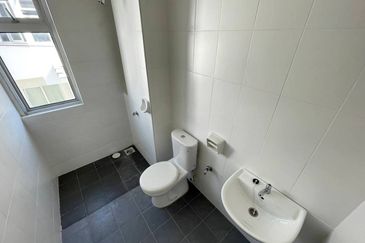 (HUGE BUILT-UP)(EXTRA LAND) Double Storey Ceri Hillpark, Puncak Alam