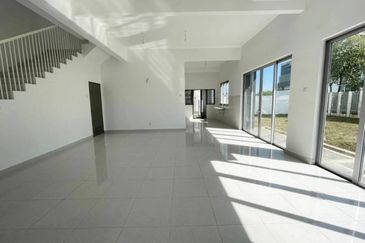 (HUGE BUILT-UP)(EXTRA LAND) Double Storey Ceri Hillpark, Puncak Alam