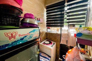 (FACING OPEN)(RENOVATED) 2 Storey Endlot Terrace Desa Saujana Langat Batu 14 Hulu Langat