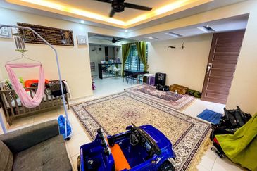 (FACING OPEN)(RENOVATED) 2 Storey Endlot Terrace Desa Saujana Langat Batu 14 Hulu Langat