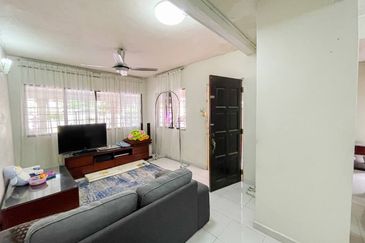 (ENDLOT)(EXTRA LAND) 2 Storey Terrace AU2 Taman Keramat Kuala Lumpur