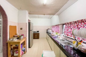 (ENDLOT)(EXTRA LAND) 2 Storey Terrace AU2 Taman Keramat Kuala Lumpur