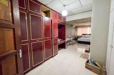 (ENDLOT)(EXTRA LAND) 2 Storey Terrace AU2 Taman Keramat Kuala Lumpur