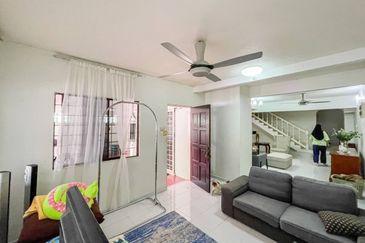 (ENDLOT)(EXTRA LAND) 2 Storey Terrace AU2 Taman Keramat Kuala Lumpur