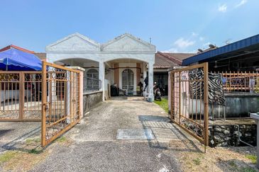 (FLEXIBLE DEPOSIT)(INTERMEDIATE) SINGLE STOREY TAMAN DESA CEMPAKA 2 BANDAR BARU NILAI