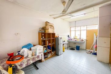 (FLEXIBLE DEPOSIT)(INTERMEDIATE) SINGLE STOREY TAMAN DESA CEMPAKA 2 BANDAR BARU NILAI