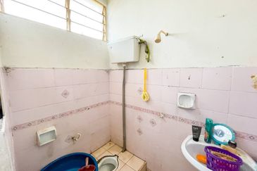 (FLEXIBLE DEPOSIT)(INTERMEDIATE) SINGLE STOREY TAMAN DESA CEMPAKA 2 BANDAR BARU NILAI